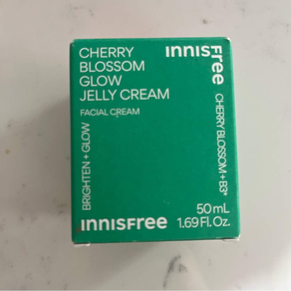 Innisfree Cherry Blossom Glow Jelly Cream